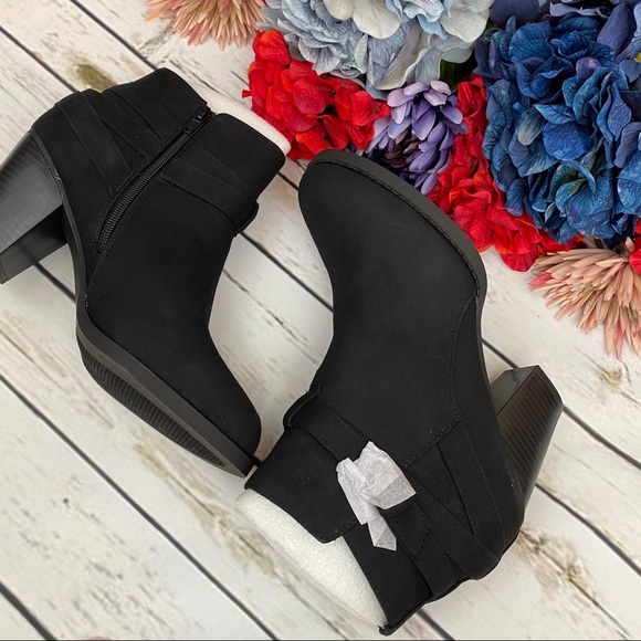Black Bootie with Block Heel and Strappy Detail - Picture 13 of 16